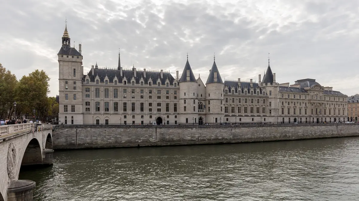 The Conciergerie on the Seine