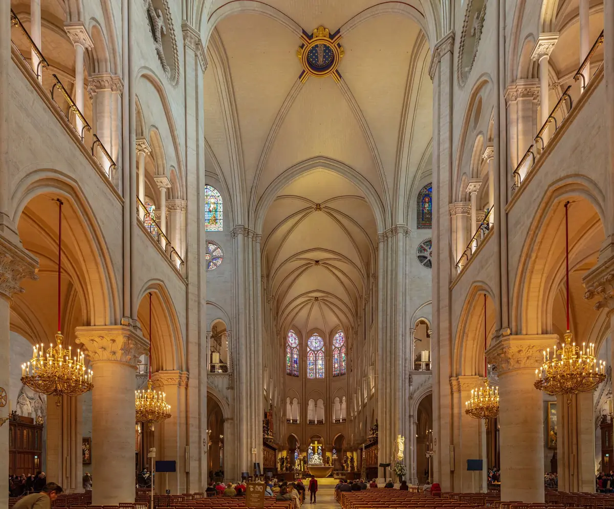 Das Kirchenschiff von Notre-Dame nach der Restaurierung